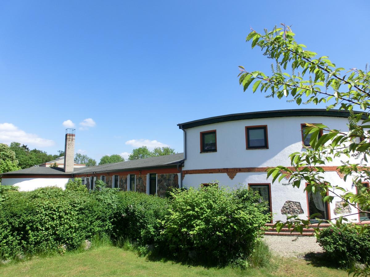 Domane Neu Gaarz Hostel Dış mekan fotoğraf